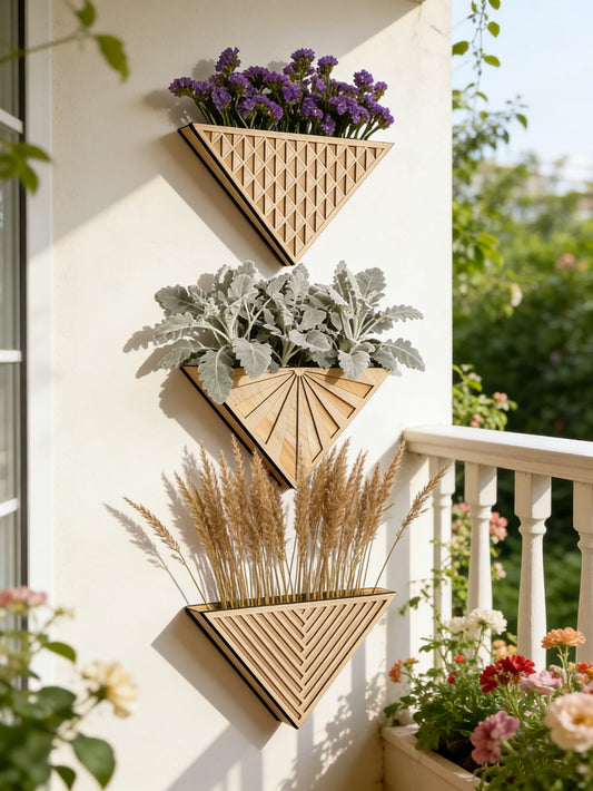 Jardinière murale triangulaire en bois, design géométrique – HAVLY