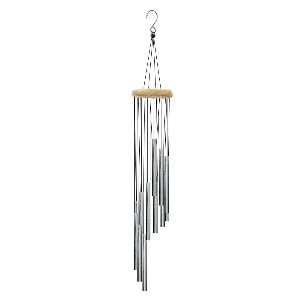 Carillon aluminium tubes dans un jardin naturel
