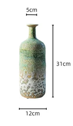 Vase grès Wabi-Sabi dans un intérieur naturel