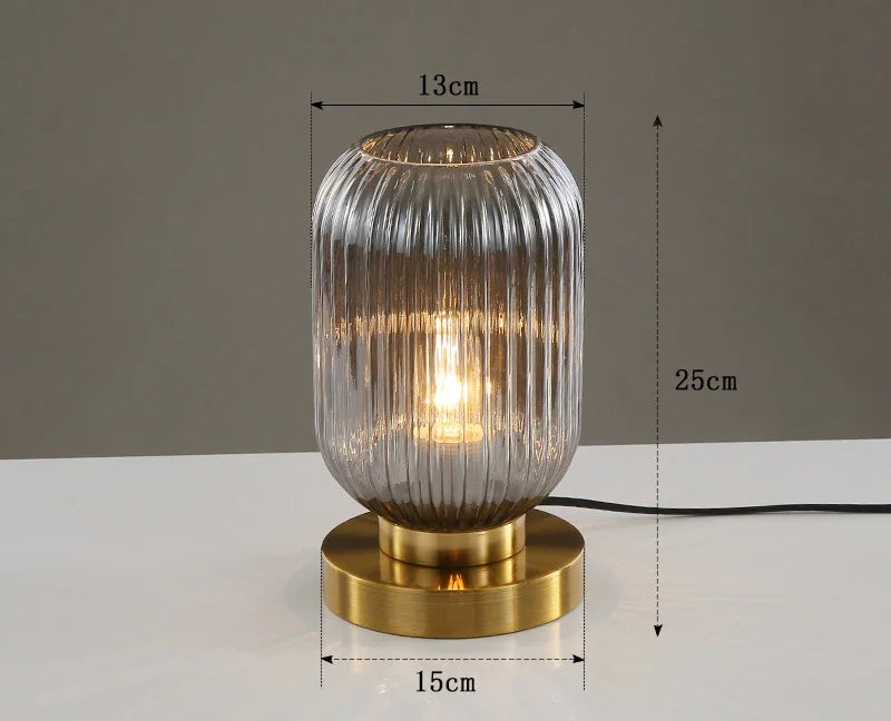 Lampe verre soufflé en situation sur table de nuit