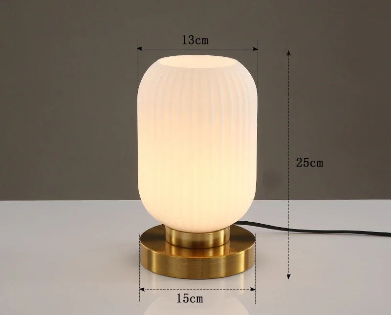 Lampe verre soufflé, gros plan sur le câble textile