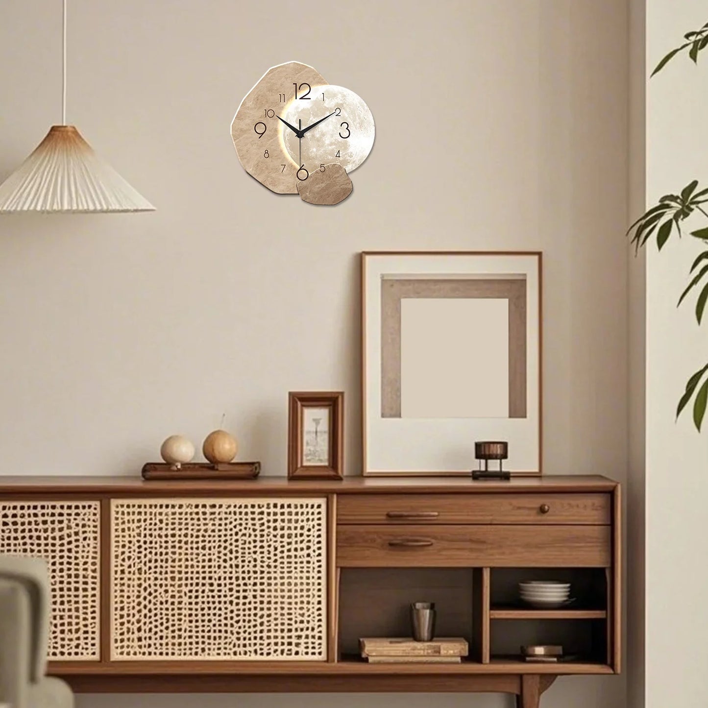 Horloge murale bois — Design lunaire