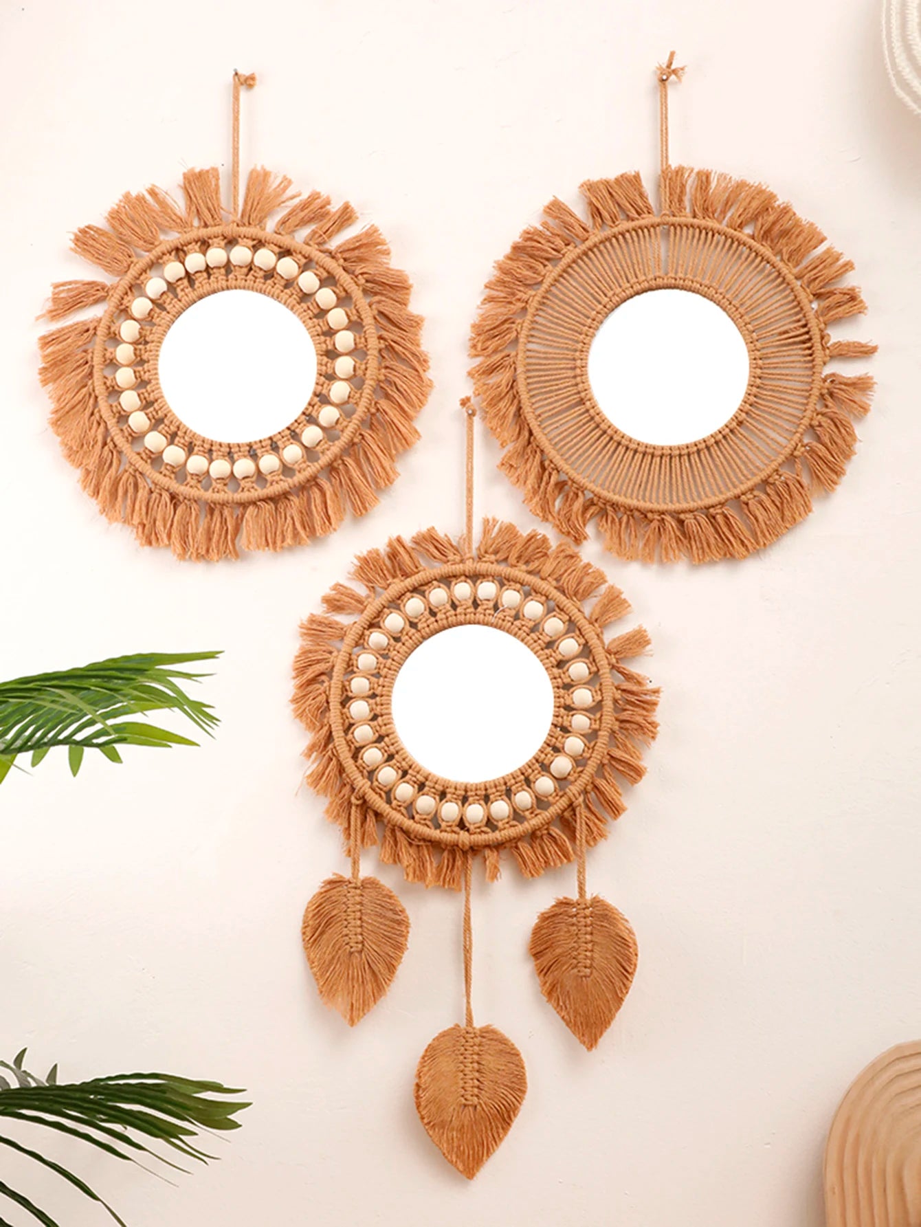 Miroir rond encadré de macramé suspendu par une corde – HAVLY