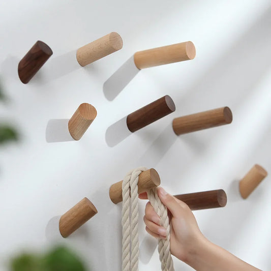 Cintre mural — Porte-manteau en bois naturel