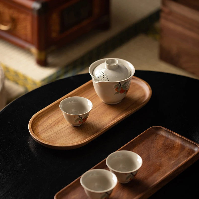 Plateau service bois avec théière et tasse