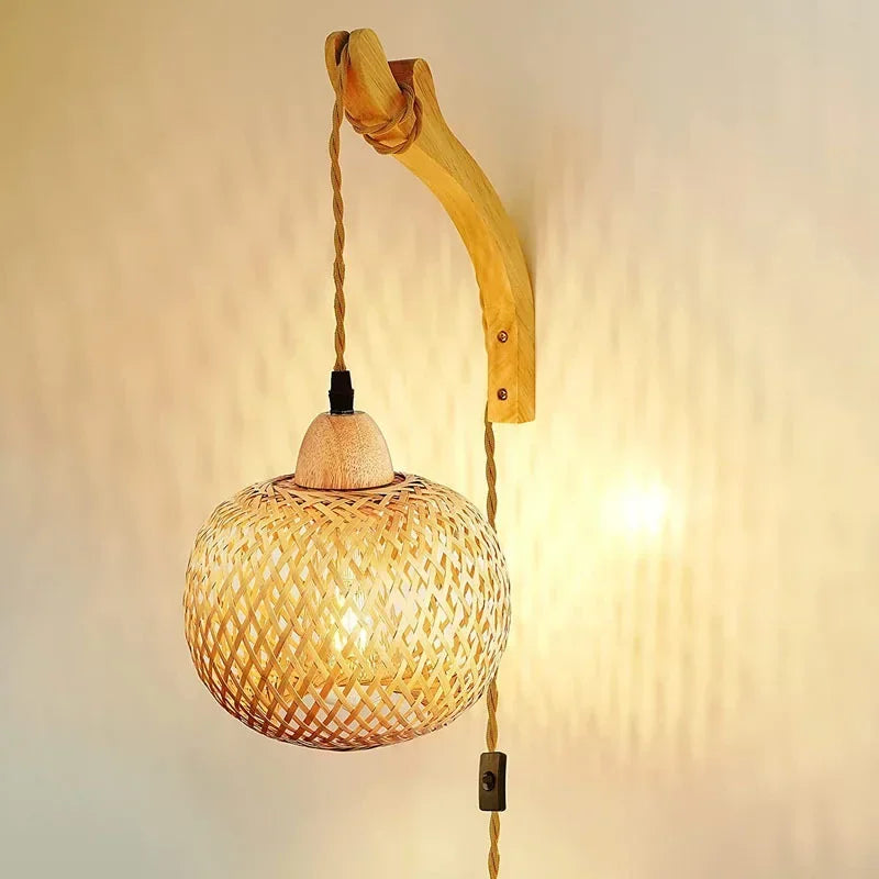 Lampe murale bambou, vue de profil