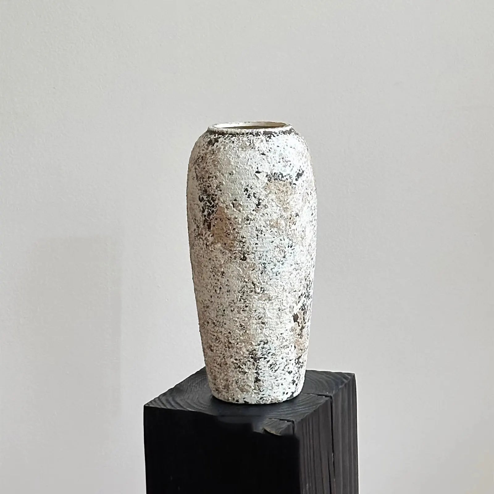 Vase céramique Wabi-Sabi, vue de profil